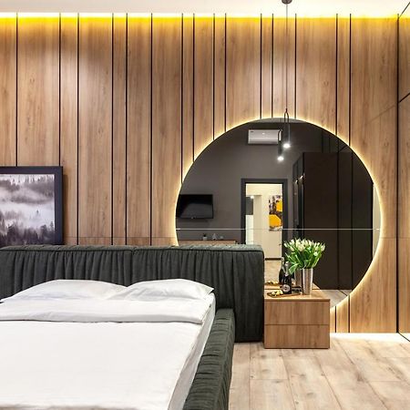 Royal Vip Apartment On Leontovicha 5 Lviv Dış mekan fotoğraf