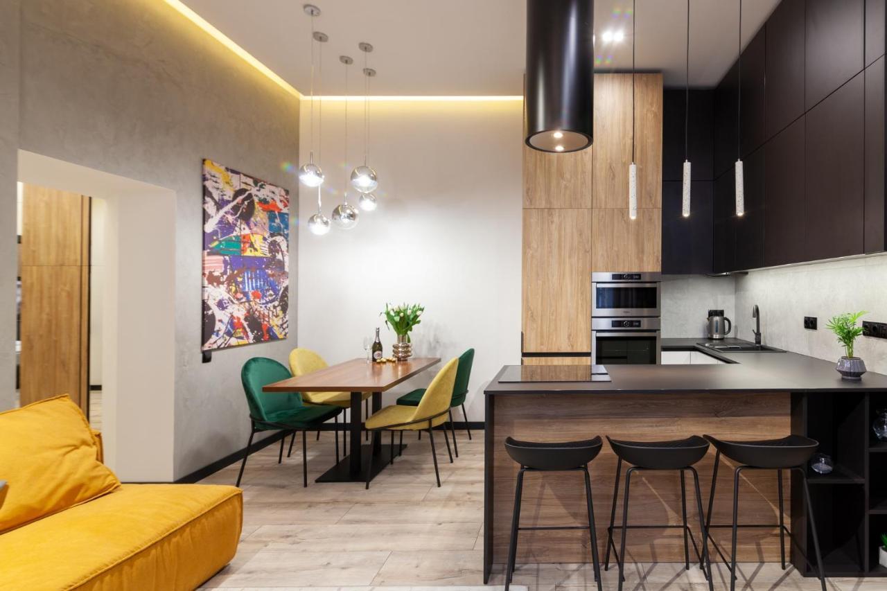 Royal Vip Apartment On Leontovicha 5 Lviv Dış mekan fotoğraf
