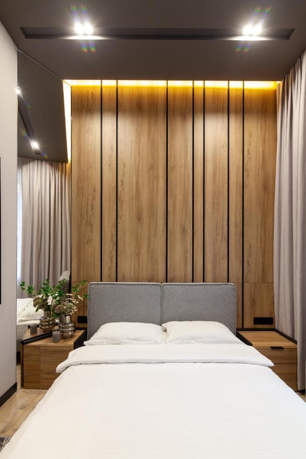 Royal Vip Apartment On Leontovicha 5 Lviv Dış mekan fotoğraf