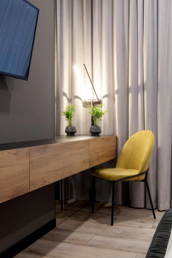 Royal Vip Apartment On Leontovicha 5 Lviv Dış mekan fotoğraf