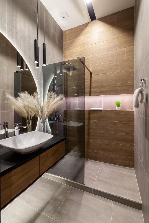 Royal Vip Apartment On Leontovicha 5 Lviv Dış mekan fotoğraf