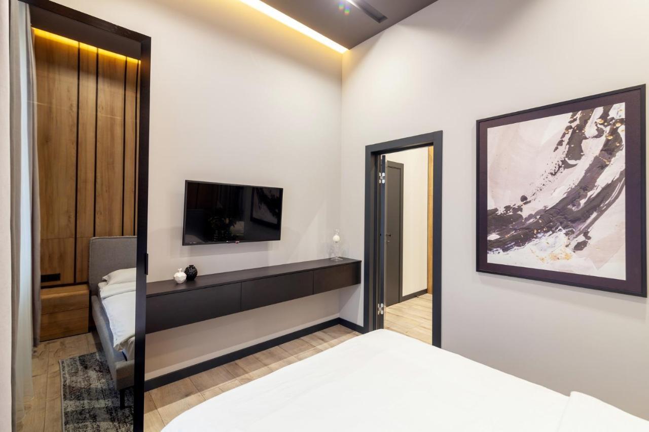 Royal Vip Apartment On Leontovicha 5 Lviv Dış mekan fotoğraf