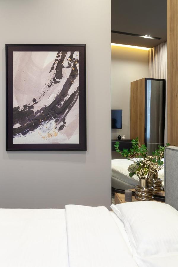 Royal Vip Apartment On Leontovicha 5 Lviv Dış mekan fotoğraf