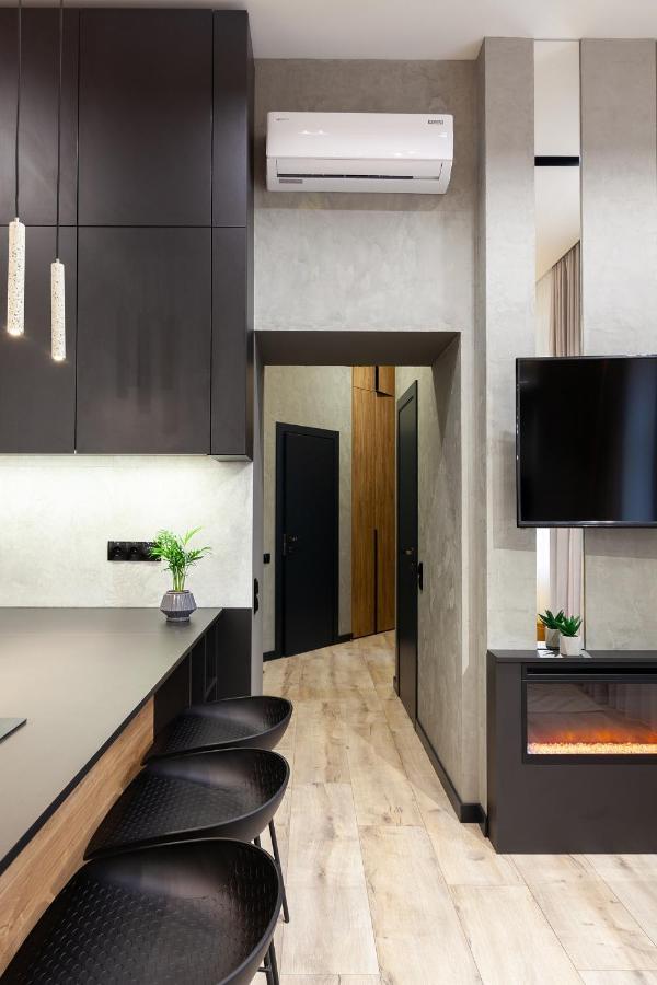 Royal Vip Apartment On Leontovicha 5 Lviv Dış mekan fotoğraf