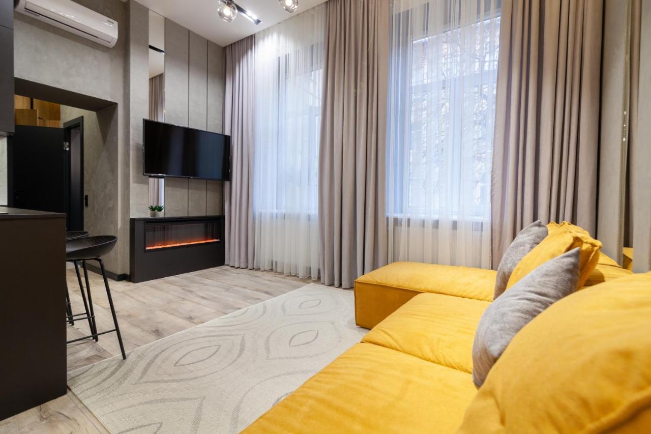 Royal Vip Apartment On Leontovicha 5 Lviv Dış mekan fotoğraf